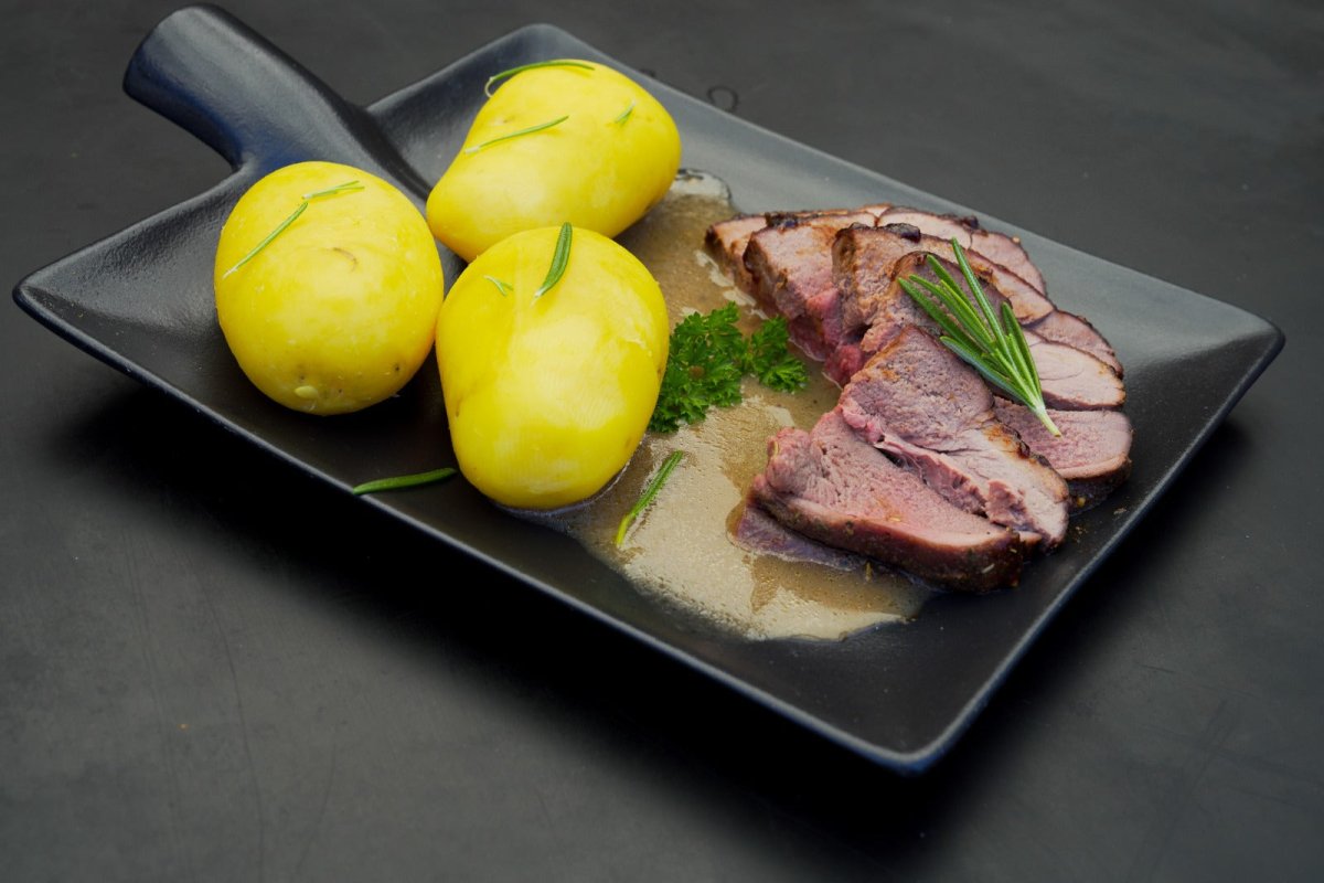 Saftige Rehkeule vom Grill | Festtagsbraten Saftige Rehkeule vom Grill | Festtagsbraten