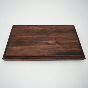 BABOSSA | Nussbaum Schneidebrett XL | Naturkante | Saftrille | 70x40x6 cm - BABOSSABABOSSA | Nussbaum Schneidebrett XL | Naturkante | Saftrille | 70x40x6 cmHolzbrettBABOSSABABOSSA